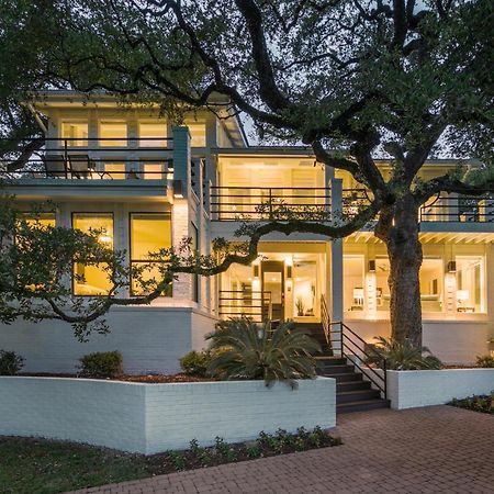 Contemporary Lake Austin Estate Near Downtown Villa Room photo